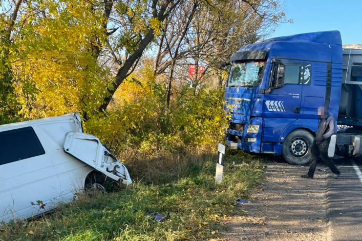 Одразу дві ДТП на трасі Одеса-Рені: рух автотранспорту ускладнено